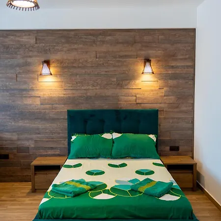 Sea Side Апартаменты Нэводари